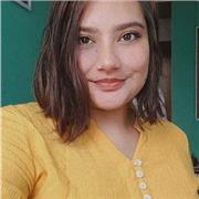 Profesora de lenguas extranjeras ofrece clases para niños que quieran empezar a aprender ingles
